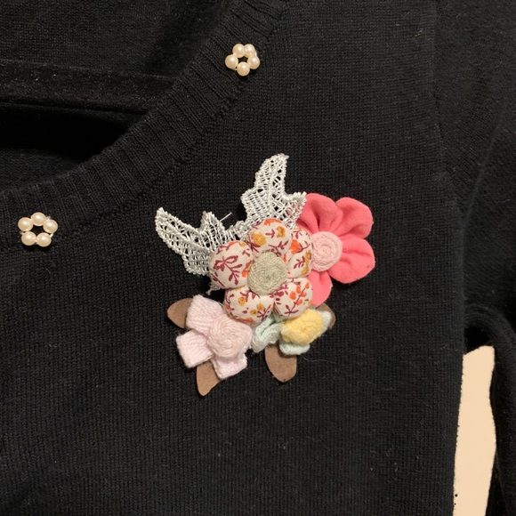 Cardigan with fabric brooch - Picture 4 of 4